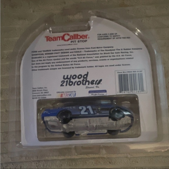 Air Force #21 Blue Die-Cast NASCAR Truck - Picture 2 of 4